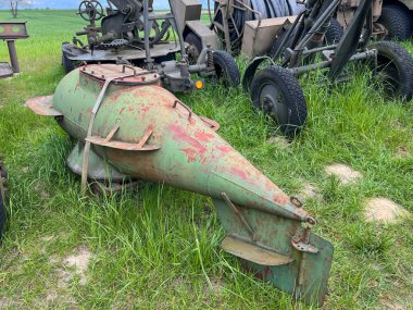 Zalno, Polonya, 11 Mayıs 2025: Eski askeri teçhizat Polonya 'nın Tuchola kenti yakınlarındaki Zalno' daki 