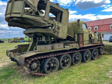 Zalno, Polonya, 11 Mayıs 2025: Eski askeri teçhizat Polonya 'nın Tuchola kenti yakınlarındaki Zalno' daki 