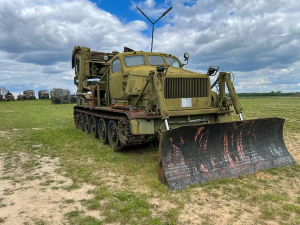 Zalno, Polonya, 11 Mayıs 2025: Eski askeri teçhizat Polonya 'nın Tuchola kenti yakınlarındaki Zalno' daki 
