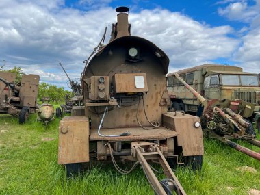 Zalno, Polonya, 11 Mayıs 2025: Eski askeri teçhizat Polonya 'nın Tuchola kenti yakınlarındaki Zalno' daki 