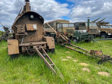 Zalno, Polonya, 11 Mayıs 2025: Eski askeri teçhizat Polonya 'nın Tuchola kenti yakınlarındaki Zalno' daki 