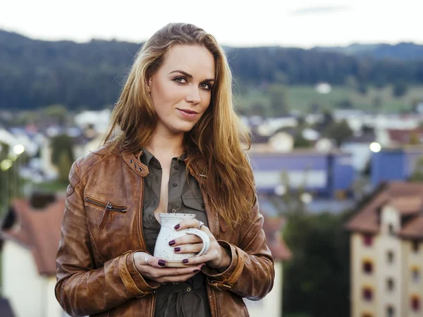 Photo Beautiful Young Woman Drinking Coffee Outdoors — Stock Photo, Image