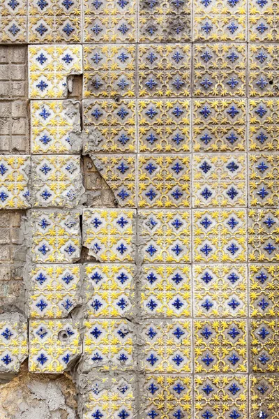 Zdjęcia Starych Uszkodzonych Płytek Ceramicznych Miasta Lizbona Portugalia — Zdjęcie stockowe
