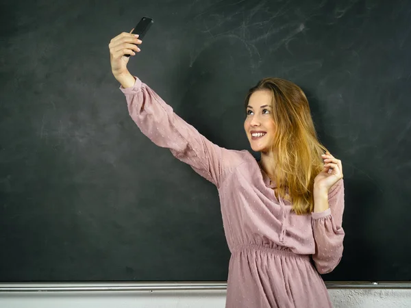 Photo Beautiful Student Classroom Doing Selfie Front Blackboard — Stock Photo, Image