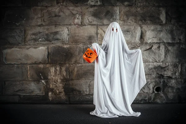 ハロウィーンのためのベッドシーツ幽霊 — ストック写真