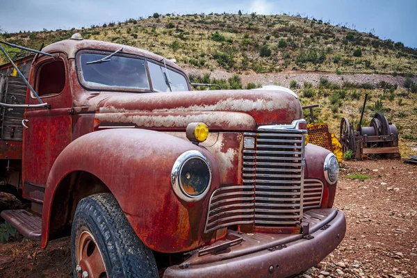Large rusty old pickup truck — Stock Photo, Image