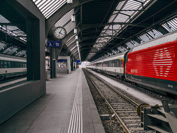 Цюрих, Швейцария - 30 мая 2020 г.: Железнодорожный вокзал Цюриха в Цюрихе, Швейцария
.