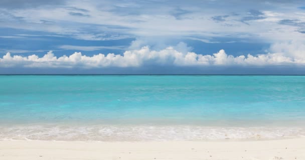 Playa de las Maldivas, hermoso fondo relajante. 4K — Vídeos de Stock