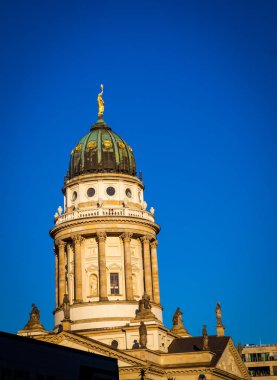Kilise kubbe Berlin
