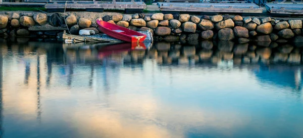 Kleines Rotes Boot Hafen — Stockfoto