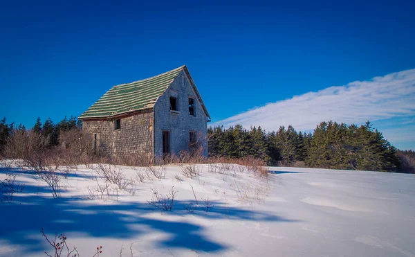 Abbandonare Casa Inverno — Foto Stock