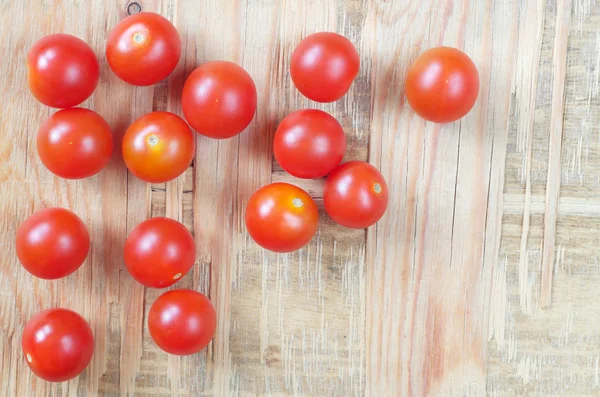 Tomates Cereja Fundo Madeira Velha Vista Superior — Fotografia de Stock