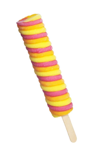 彩色扭曲的水果冰淇淋在一个白色的背景上孤立的棍子 冷冻果汁 — 图库照片
