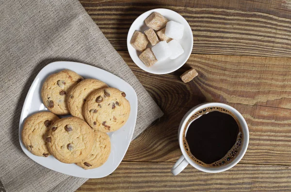 Ovanifrån Kopp Kaffe Och Kakor Med Choklad Plattan Linneduk Ligger — Stockfoto