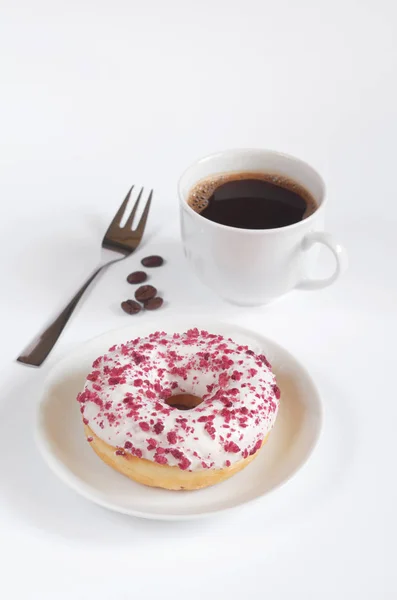 Donut Mit Frischkäse Dekoriert Mit Krümeln Roter Früchte Und Tasse — Stockfoto