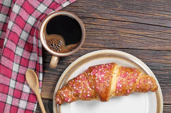 Cup Coffee Raspberry Croissant Plate Located Old Wooden Table Red — Stock Photo, Image