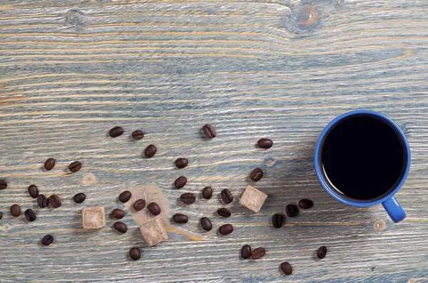 Modrý Šálek Kávy Kostky Cukru Fazole Staré Dřevěné Pozadí Pohled — Stock fotografie
