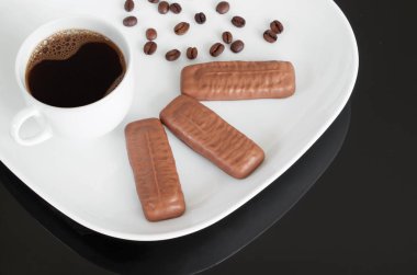 Bisküvi Bar kaplı süt çikolata ve kahve 