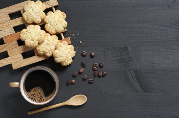 Coffee and biscuits with coconut — Stock Photo, Image