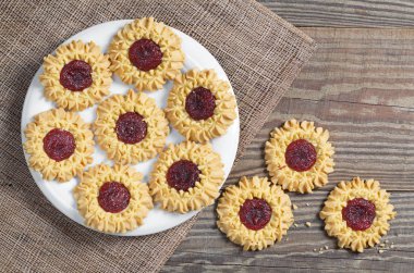 Vişnemarlı bisküvi