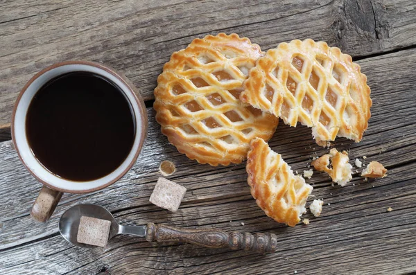 Lattice topped pastries with apple filling and coffee — Stock Photo, Image