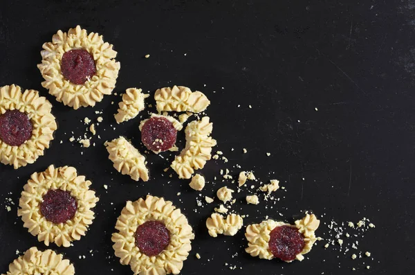 Frische Kekse mit Füllung — Stockfoto