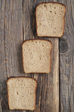 Taze çavdar ekmeği parçaları