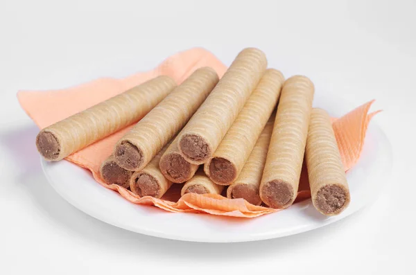 Rolos de wafer com chocolate — Fotografia de Stock