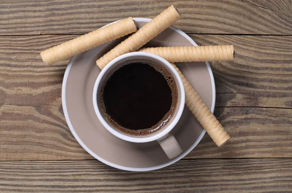 コーヒーとウエハーロールチョコレート — ストック写真