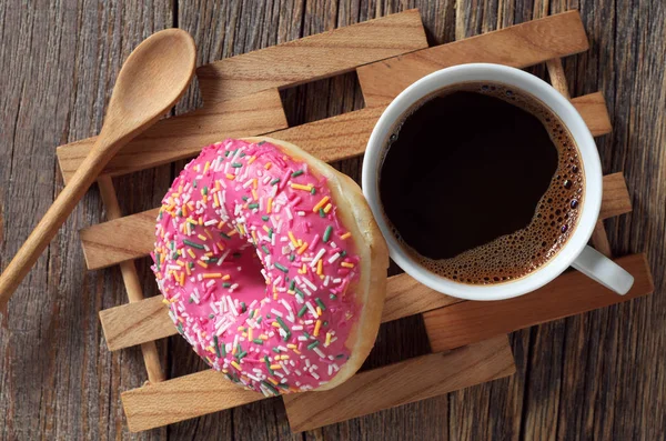 Taza de café y donut —  Fotos de Stock
