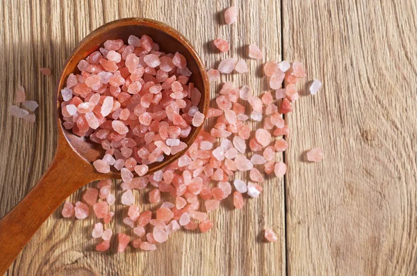Růžová sůl lžíce — Stock fotografie