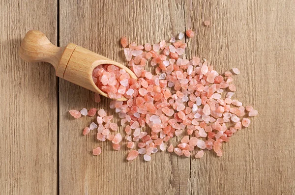 スクープのピンク塩 — ストック写真