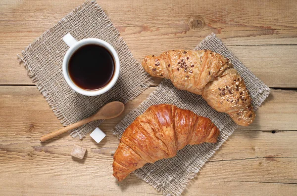 Deux croissants et café — Photo