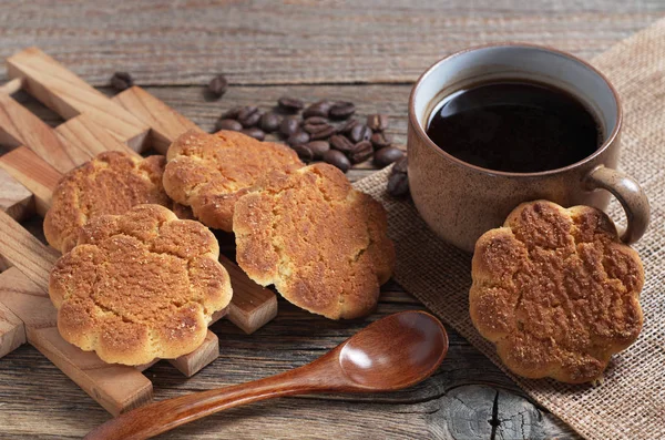 Biscuits et tasse de café — Photo