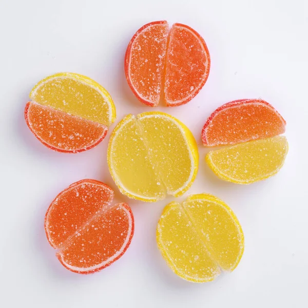 Marmelad Form Citrusfrukter Skivor Vit Bakgrund Närbild Ovanifrån — Stockfoto