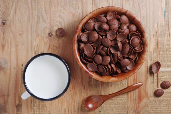 Direct Boven Zicht Chocolade Cornflakes Met Geëmailleerde Mok Melk Oude — Stockfoto