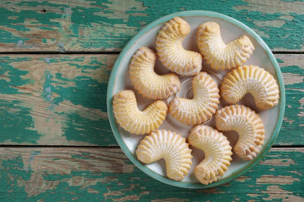 Biscuits Sablés Savoureux Saupoudrés Sucre Poudre Sur Une Assiette Sur — Photo