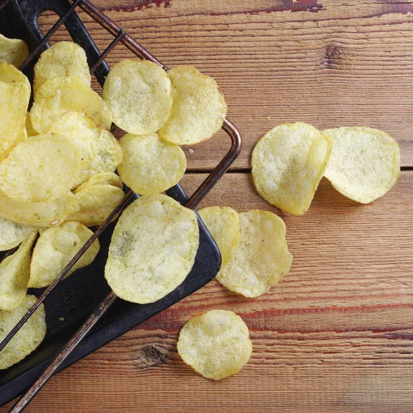 Patatas Fritas Saladas Sobre Fondo Madera Vista Superior — Foto de Stock
