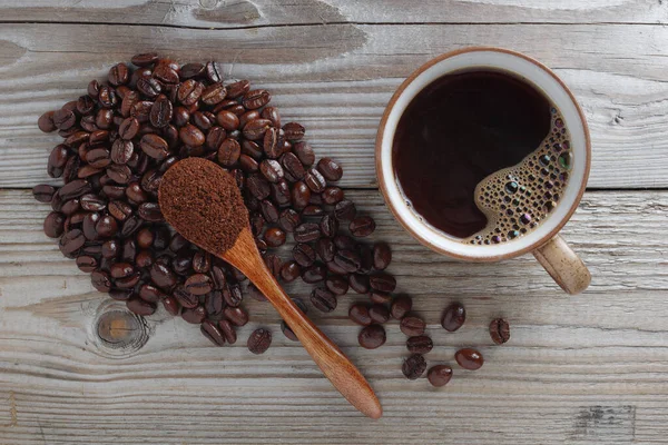 Cup Coffee Roasted Beans Wooden Background Top View — Stock Photo, Image