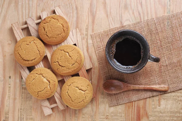 Directamente Encima Vista Galletas Avena Taza Café Sobre Fondo Madera — Foto de Stock