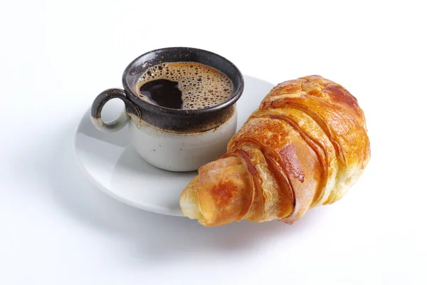 Croissant Šálek Kávy Bílém Pozadí — Stock fotografie