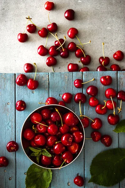 Cerezas Frescas Sobre Madera Fruta Orgánica Fresca Cerezas Rojas — Foto de Stock