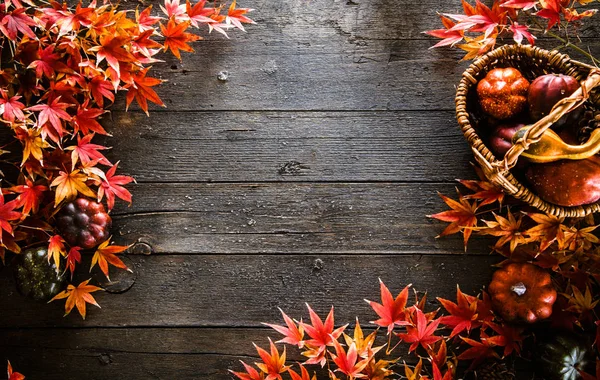 Herbstlaub Fallen Rote Blätter Auf Holz Hintergrund Natur — Stockfoto
