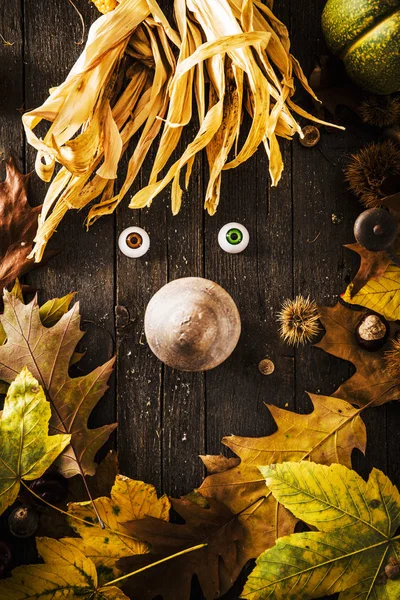 Dankbarkeitsessen Herbstfrucht Mit Einem Gesicht Aus Herbstfrüchten Erntedankfest Herbst — Stockfoto