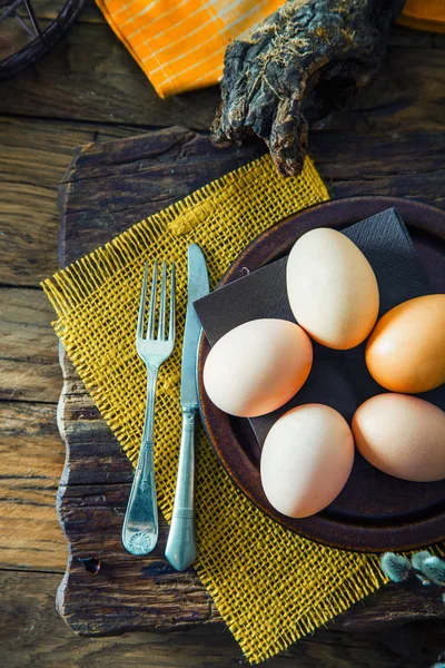 Definição Mesa Páscoa Ovos Frescos Prato Mesa Primavera Flatlay Overhead — Fotografia de Stock