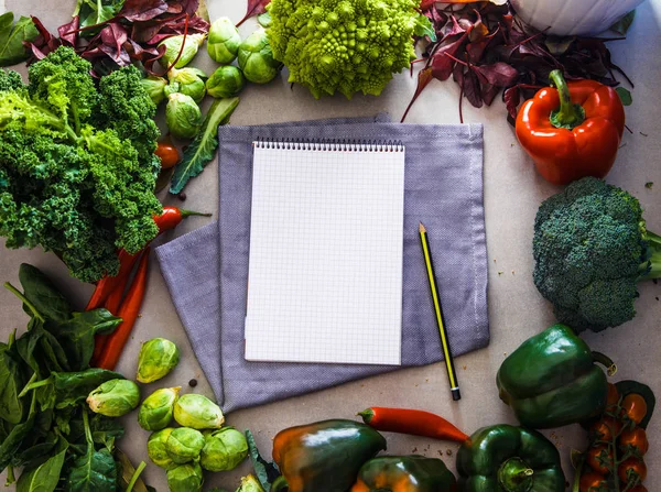 Fresh Vegetables Flatlay Overhead Frame Notebook Vegetables Food Layout Diet — Stock Photo, Image