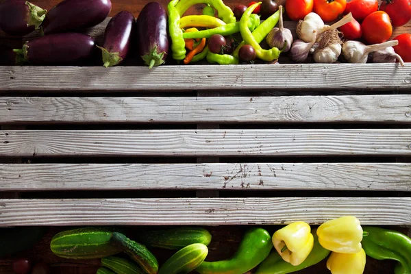 Vegetables on wood — Stock Photo, Image