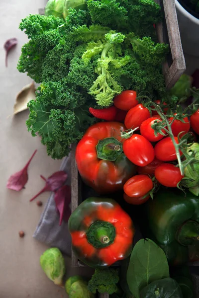 Platos de verduras frescas —  Fotos de Stock