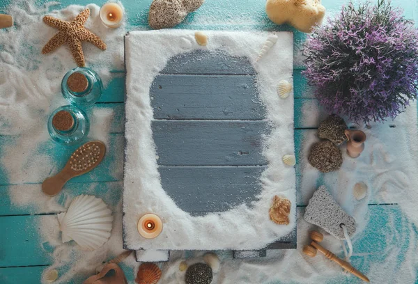 砂と貝殻付きスパ ロイヤリティフリーのストック画像