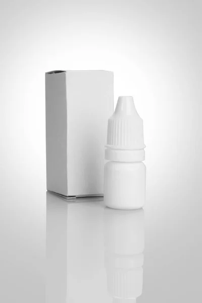 Eye Drop Bottle Mockup Isolato Sfondo Bianco — Foto Stock